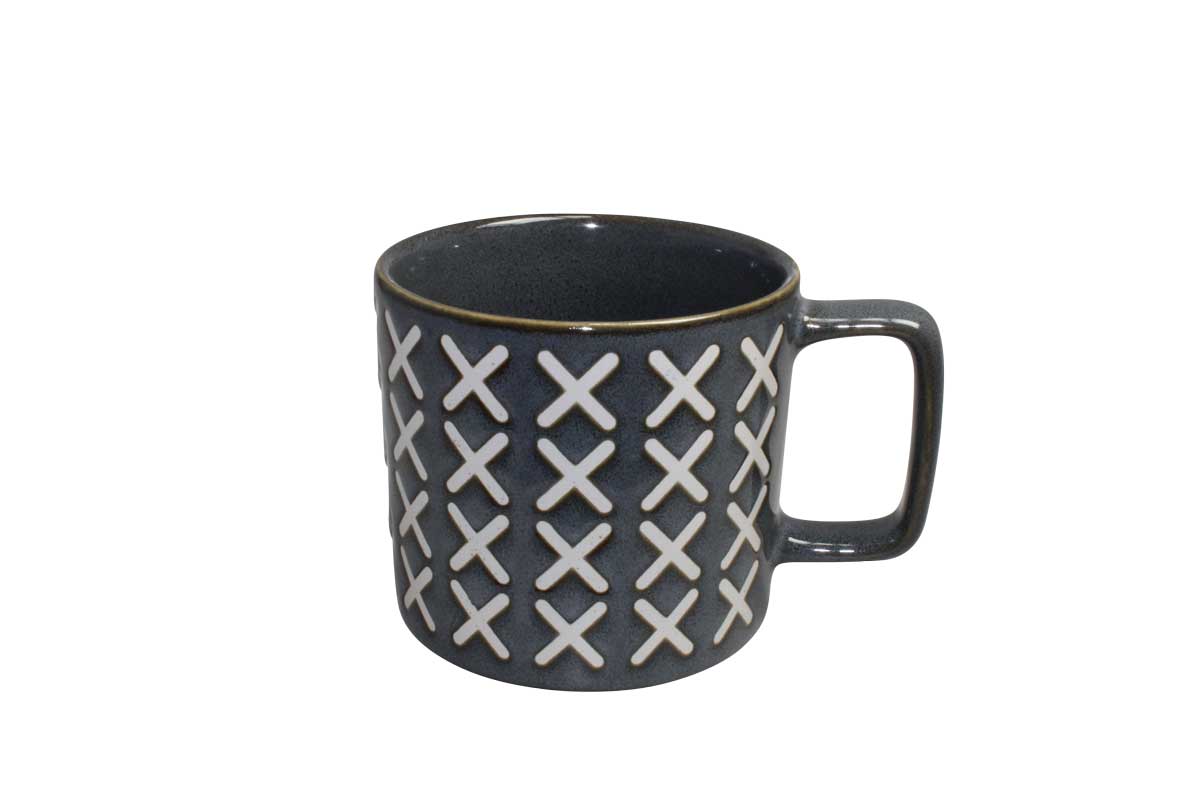 Steingut  Becher handdekoriert GRAU weiße Kreuze 10CF8489-4CD4-48BD-BD98-E208073D6C8F.jpg