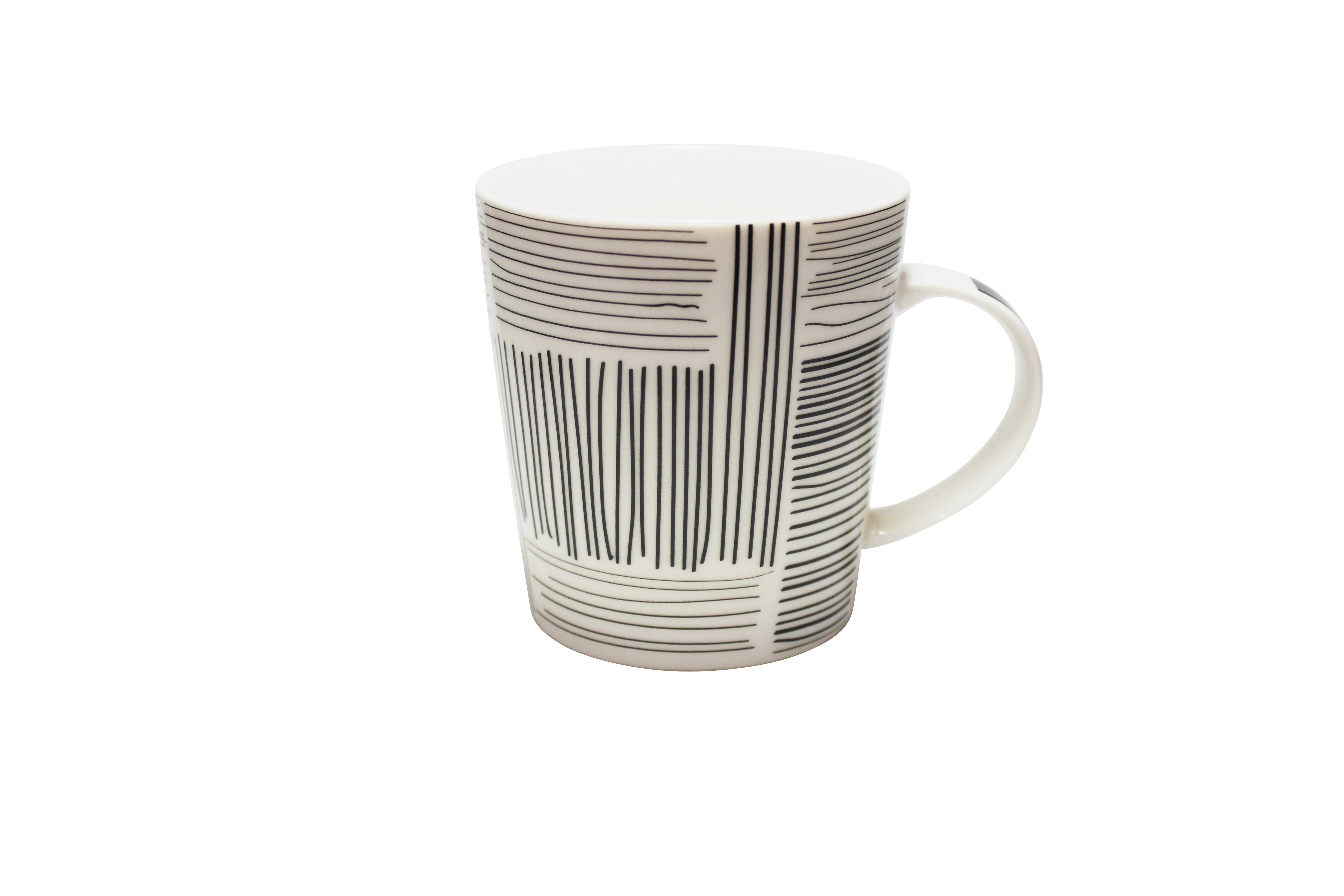 Becher Brillantporzellan -Modern- Dekor Schwarzes Feld C6C76117-885A-4F8C-AF0A-3A00A9E5A122.jpg